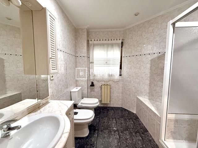 Foto d87ea3c4-f8cc-4a42-99e5-7f06bcb085d7. Piso en Villaverde Alto Madrid