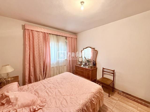 Foto 374b80f4-1e3d-4379-8d43-d8e1ca909098. Piso en Villaverde Alto Madrid