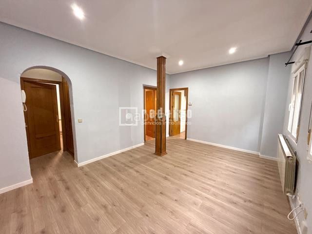 Foto 1eb8d445-ee1c-4b83-ada4-eb0e867151d7. Piso en Villaverde Alto Madrid