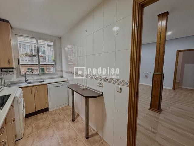 Foto a41935b9-13f5-4358-be1d-0a33595a2723. Piso en Villaverde Alto Madrid