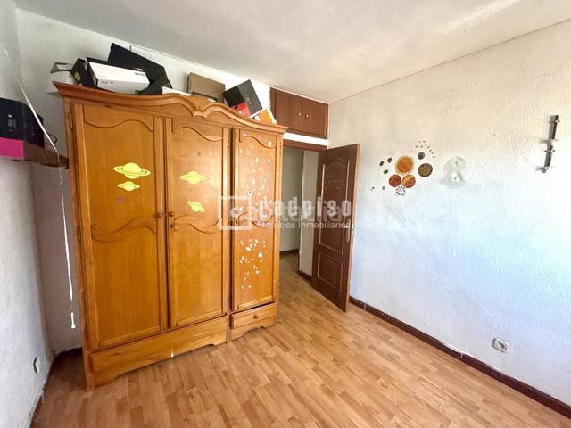 Foto b8b8eca8-d2f5-4055-97ea-01dcb73f0fc2. Pis a Villaverde Alto Madrid