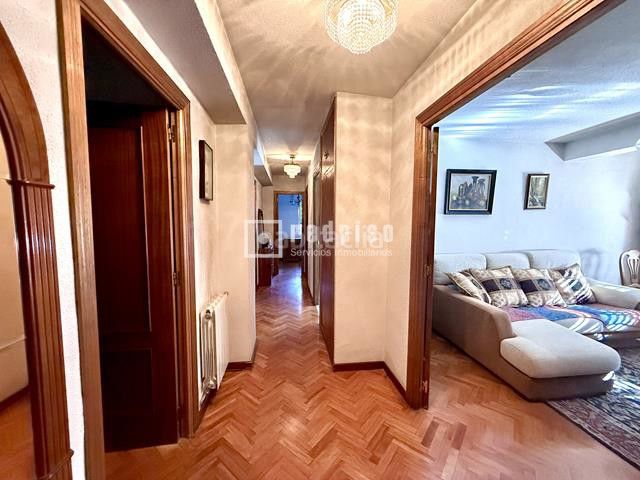 Foto ccced69b-6dbe-4520-9e4e-a4b944f25786. Pis amb piscina a Villaverde Alto Madrid