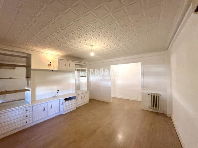 Foto bb0e5fb6-5033-47aa-9a58-70b093210301. Pis a Villaverde Alto Madrid