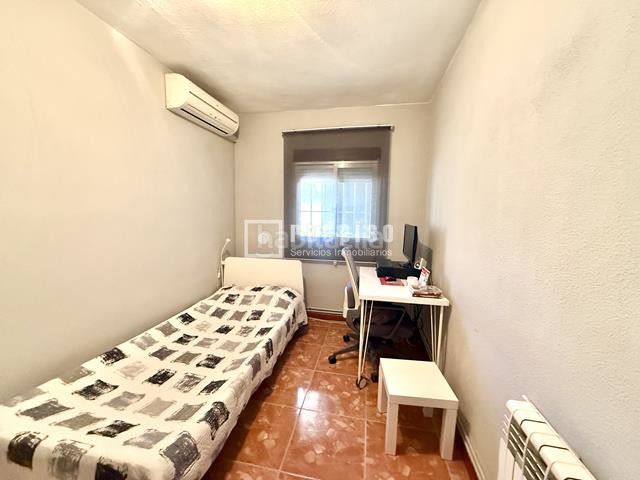 Foto b3b0cc90-e6aa-46b9-a393-e3bef3012543. Piso en Villaverde Alto Madrid
