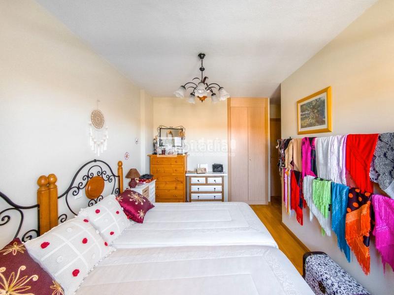 Foto a800955d-8730-4fd5-825a-f015991a23c7. Chalet con riscaldamento parcheggio piscina in Centro Rivas - Vaciamadrid