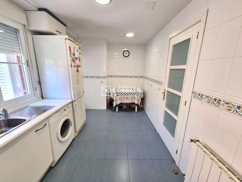 Foto 1062ddd4-9b24-4297-bd8b-b8454de422bb. Chalet mit heizung parking in Centro Rivas - Vaciamadrid
