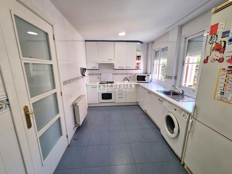 Foto 2e9a68b2-84d9-433b-9b97-eb8244c9f608. Chalet mit heizung parking in Centro Rivas - Vaciamadrid