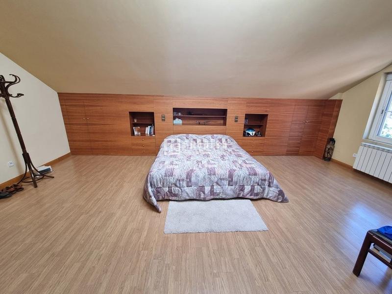 Foto 55c0f2bd-1302-4fa3-a24e-7dc50442c069. Chalet mit heizung parking in Centro Rivas - Vaciamadrid