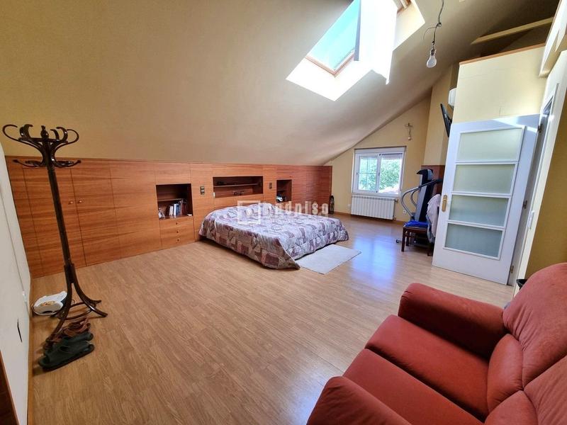 Foto 9671e984-e9f2-44b2-8450-a9b74ae97122. Chalet mit heizung parking in Centro Rivas - Vaciamadrid