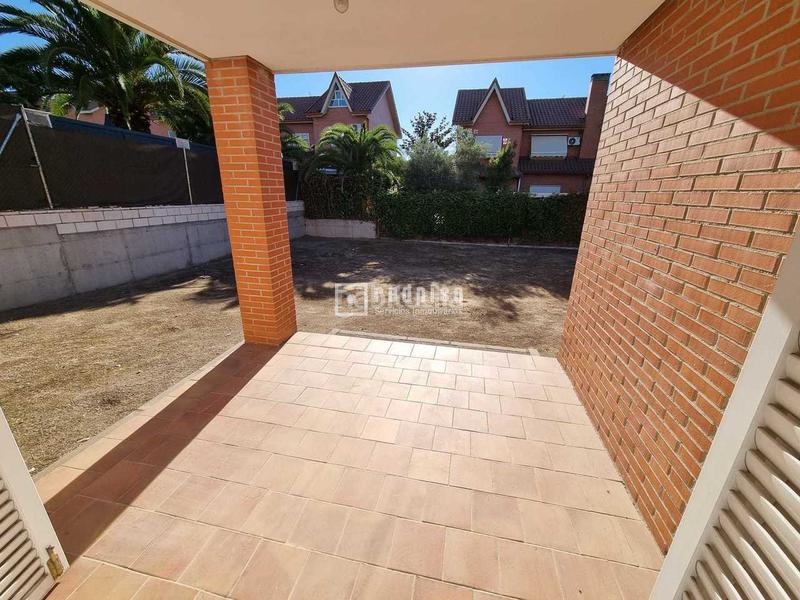 Foto b440af45-b5f3-4c8d-82a2-7527ef9a40ec. Chalet mit heizung parking in Centro Rivas - Vaciamadrid