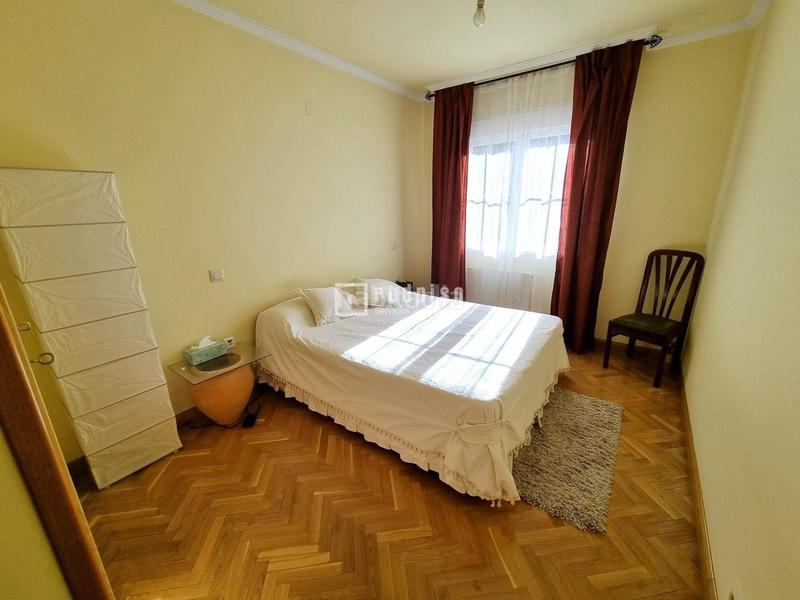 Foto c54fdae4-dd0f-4e47-a328-d64dcd8ab24f. Chalet mit heizung parking in Centro Rivas - Vaciamadrid