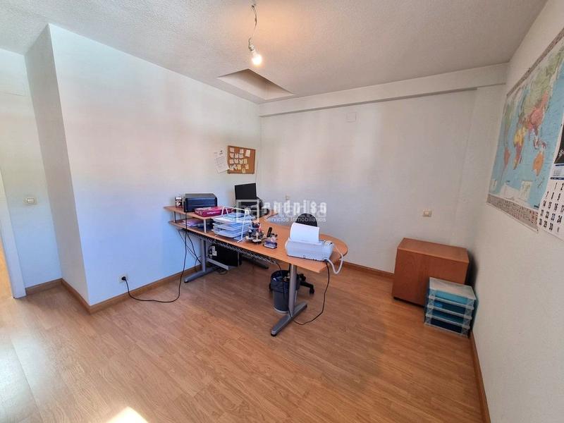 Foto c89e5013-11f5-4a60-a179-3b8042d217bf. Chalet mit heizung parking in Centro Rivas - Vaciamadrid