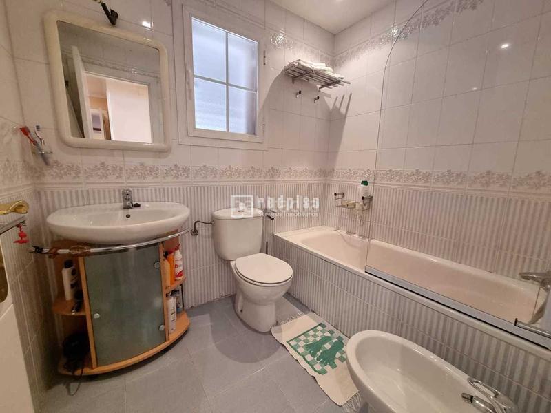 Foto ca709806-93c1-4279-9f1a-4757d8e68037. Chalet mit heizung parking in Centro Rivas - Vaciamadrid