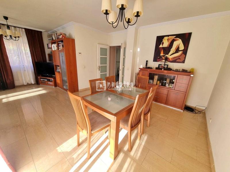 Foto ec234a67-a7fc-4a95-a8af-ab8af2ff269f. Chalet mit heizung parking in Centro Rivas - Vaciamadrid
