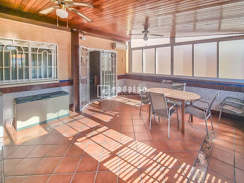 Foto 928cd15f-5e34-4ea3-a03c-b28c0c92a459. Xalet amb calefacció aparcament piscina a Casco Histórico Rivas - Vaciamadrid