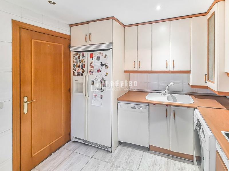 Foto b7c0f639-454b-48a6-bd2a-ed832d0b7355. Xalet amb calefacció aparcament piscina a Casco Histórico Rivas - Vaciamadrid