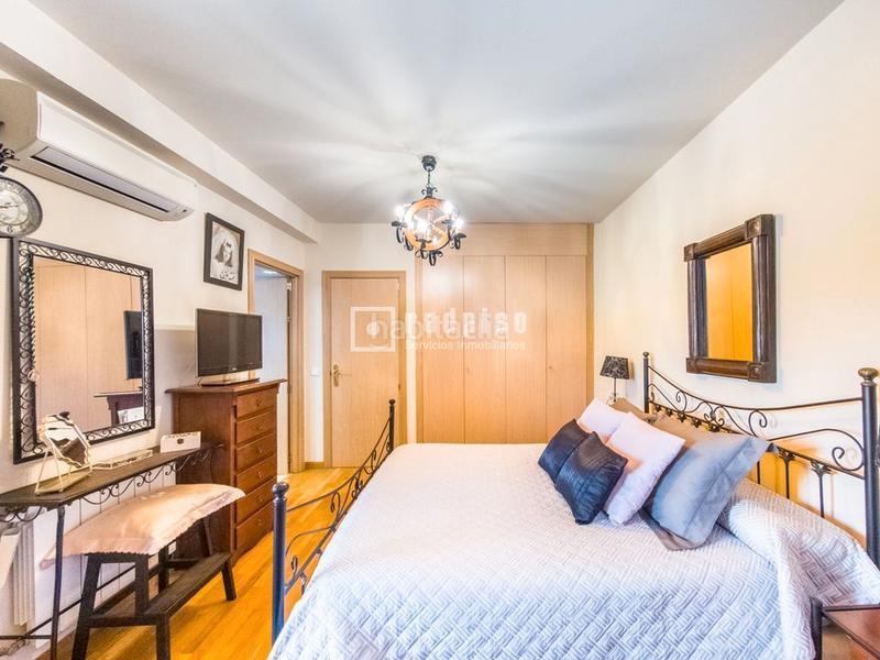 Foto 0a92aac3-7342-4518-8138-6bf7fa8f8ea9. Chalet mit heizung parking pool in Centro Rivas - Vaciamadrid