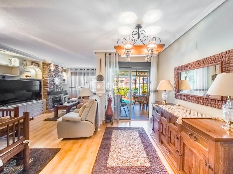 Foto 31b5f621-dd4d-4e82-b171-9ee2100f37c3. Chalet mit heizung parking pool in Centro Rivas - Vaciamadrid