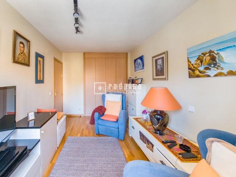 Foto 5649a9f6-3faf-4478-86d5-614f25965932. Chalet mit heizung parking pool in Centro Rivas - Vaciamadrid