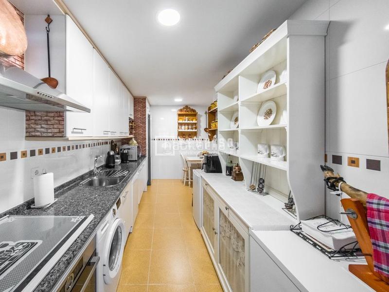 Foto 699feaa0-df0c-41a7-85c4-9a0179df7341. Chalet mit heizung parking pool in Centro Rivas - Vaciamadrid