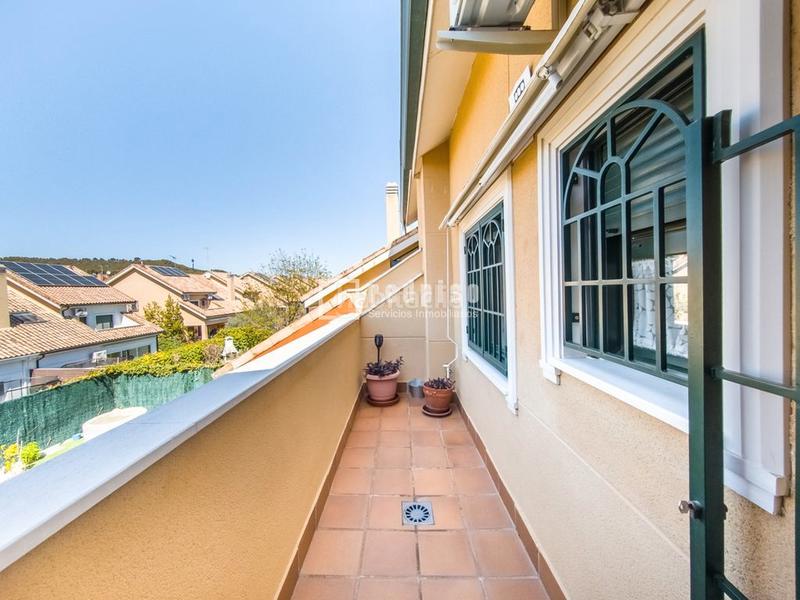 Foto d0401ebf-47c5-481c-aeab-8a7a27d9edfe. Chalet mit heizung parking pool in Centro Rivas - Vaciamadrid