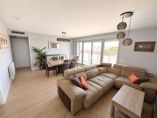 Appartamento in Rivas Futura. Vivienda de 3 dormitorios con terraza en rivas futura