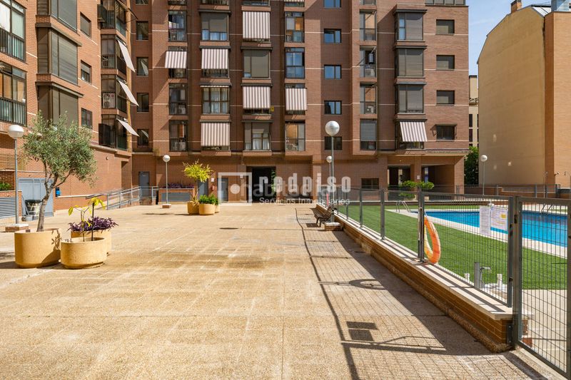 Foto dacfa4df-ef08-4379-b366-b8b61e50f6dd. Pis amb calefacció aparcament piscina a Sanchinarro Madrid