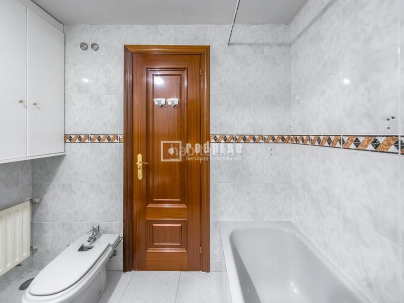 Foto 405114d5-425f-4d72-8245-18fffdc0c942. Etagenwohnung mit heizung parking pool in Acacias Madrid