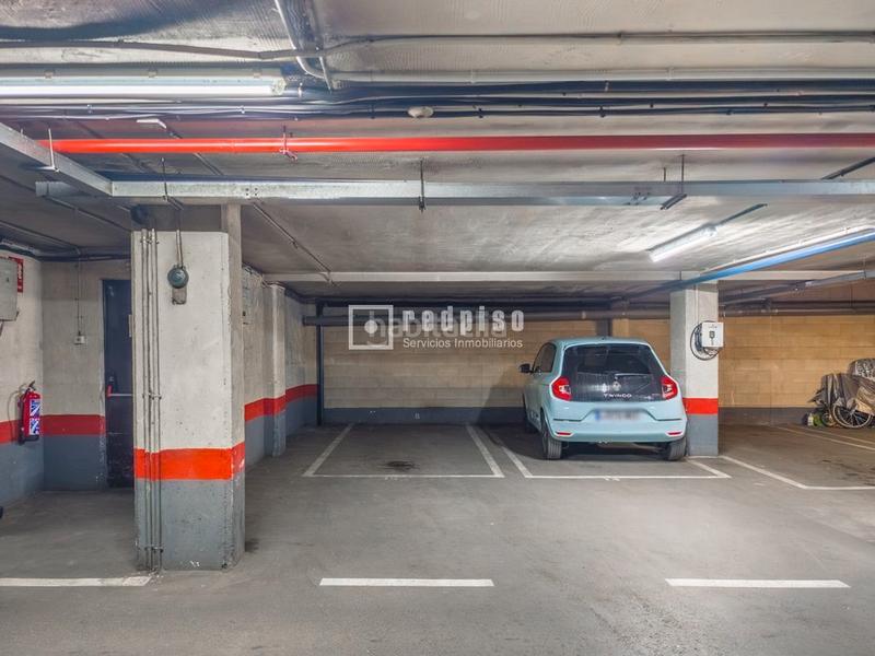 Foto 8316692c-6968-44b7-ae09-335a795b763d. Etagenwohnung mit heizung parking pool in Acacias Madrid