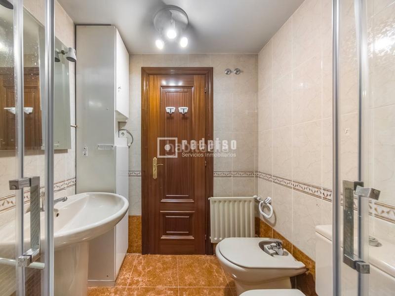 Foto 8345eb16-ae52-4efc-8ccd-42314cb439b8. Etagenwohnung mit heizung parking pool in Acacias Madrid