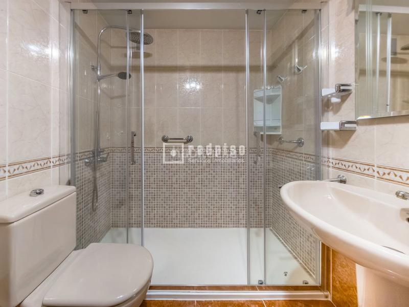 Foto b5b7adb7-8d3d-4950-a472-6bf8c709a2a8. Etagenwohnung mit heizung parking pool in Acacias Madrid