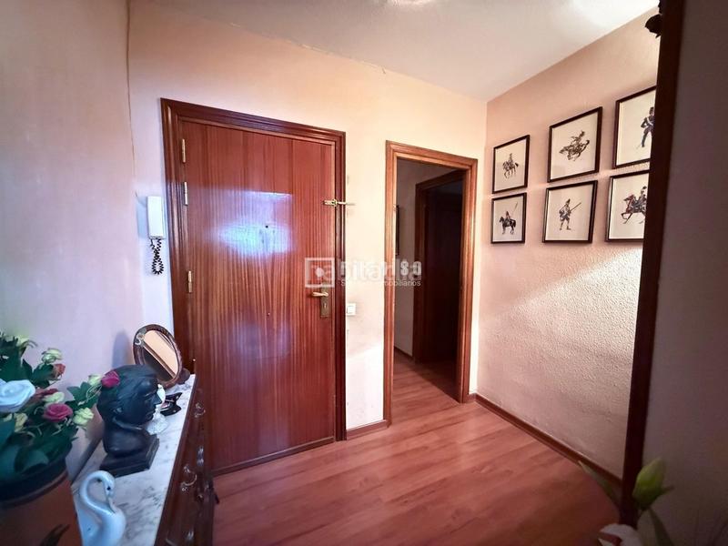 Foto 5ac92d9f-8a45-49e4-89cf-7b857543975e. Flat with heating in Acacias Madrid