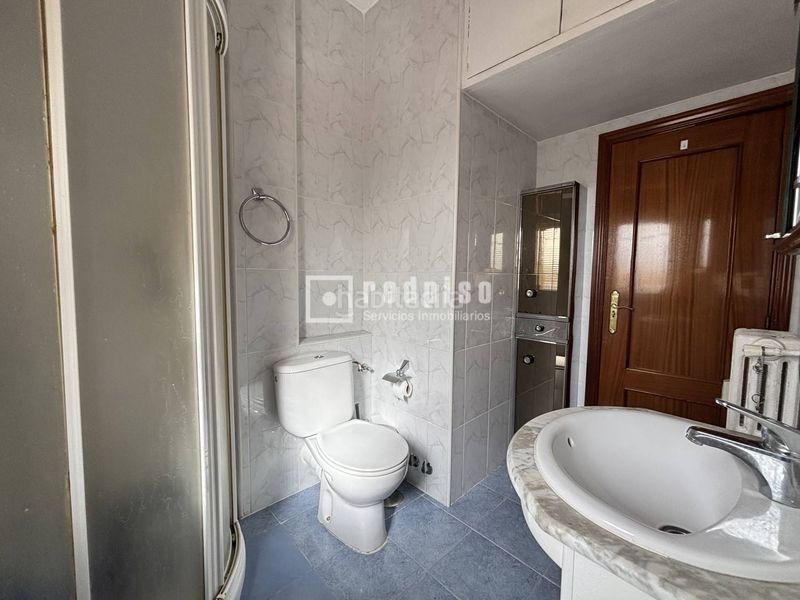 Foto 25f9a8a9-f048-4371-acb4-360eba11c7b6. Àtic amb calefacció a Acacias Madrid