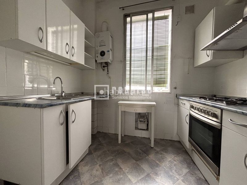 Foto 2b36c7ed-b4ec-401d-bf6a-9f4b547c83c8. Àtic amb calefacció a Acacias Madrid