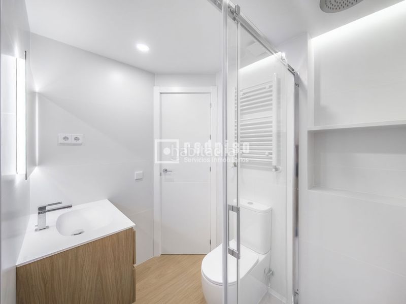 Foto 3a47cedc-3afb-4265-a41c-2914222e0fcc. Pis amb calefacció a Acacias Madrid