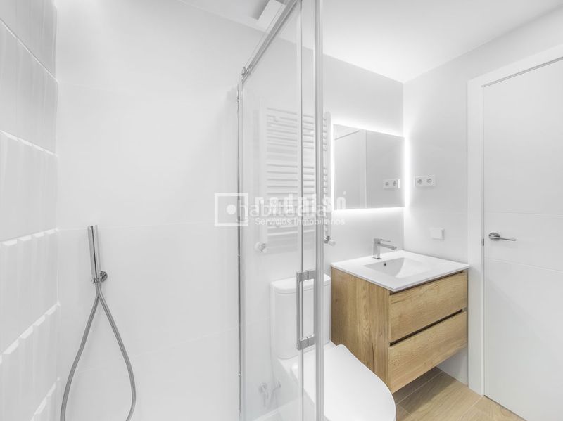 Foto d90e2dfb-4734-408b-b423-714fd5a8d23b. Pis amb calefacció a Acacias Madrid