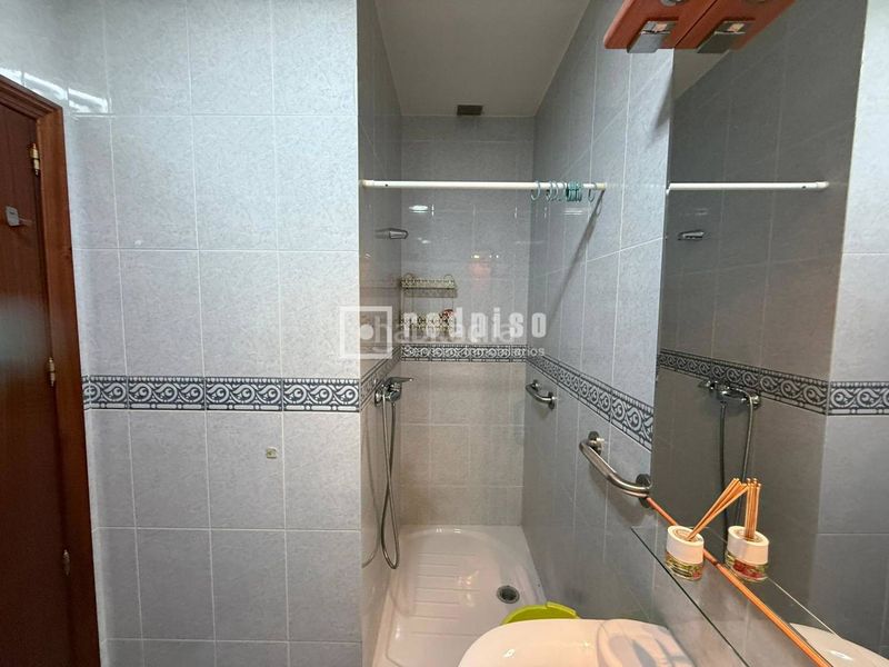 Foto 2f496aaa-4c5d-4c44-9f27-a9fd5a7b99c5. Pis amb calefacció a Acacias Madrid