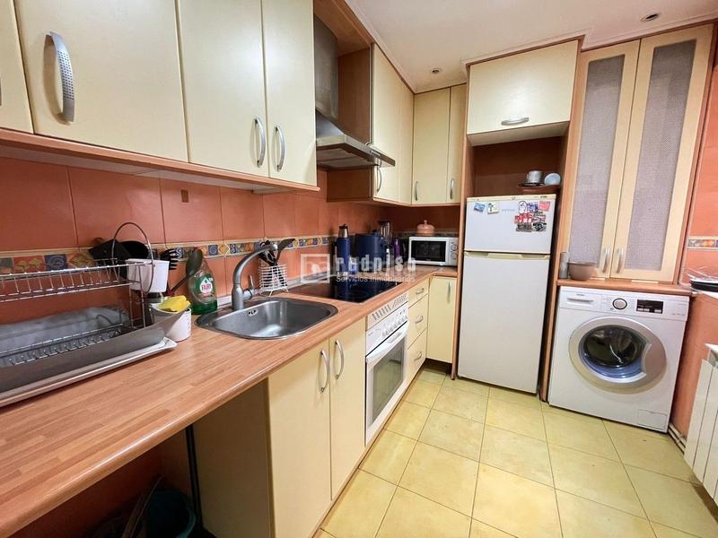 Foto a42fcb5b-e6e9-4f26-adb2-365ac55f2270. Piso zona parque granada en Veredillas Torrejón de Ardoz