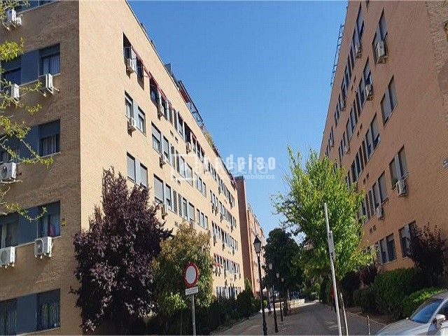 Foto 56ec18b6-3157-48d2-ad48-92e1d75daece. Pis amb calefacció aparcament piscina a Centro Torrejón de Ardoz