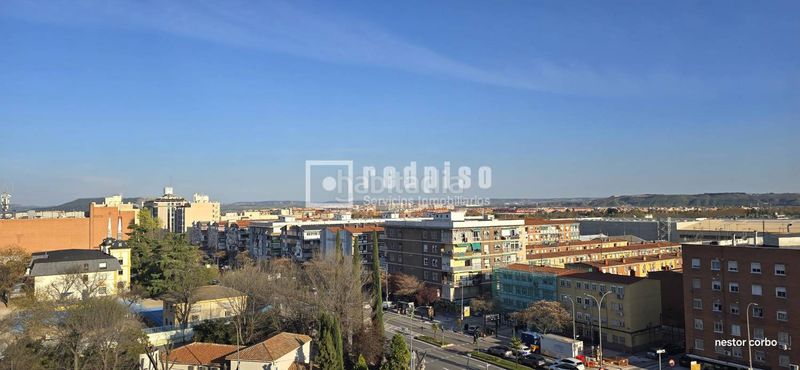 Foto b529d2ad-3e33-4ae3-a3bf-9d33c56ed81f. Pis amb calefacció aparcament piscina a Centro Torrejón de Ardoz