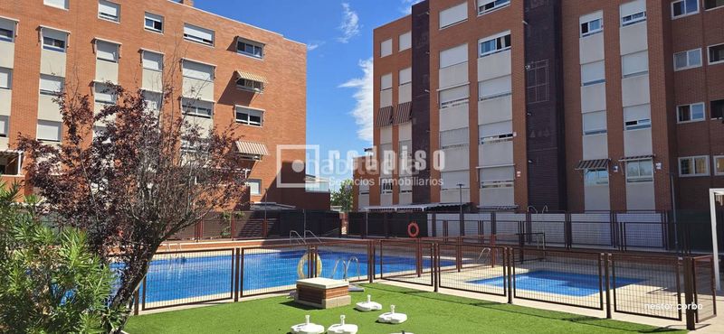 Foto bbb265f8-f245-4e79-a82a-c8b38dee7a9a. Pis amb calefacció aparcament piscina a Centro Torrejón de Ardoz