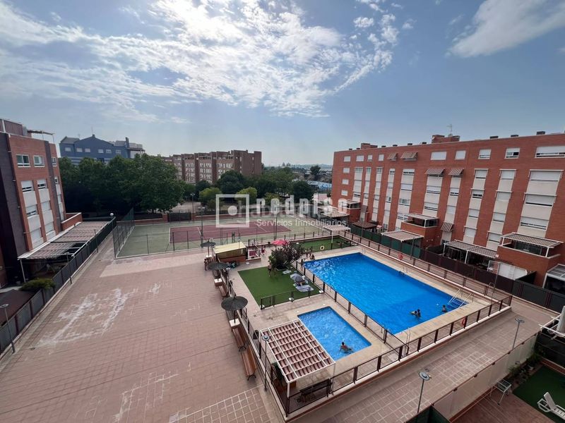 Foto e32ef7b0-61cf-4b11-8035-eba7d8f56c5c. Pis amb calefacció aparcament piscina a Centro Torrejón de Ardoz