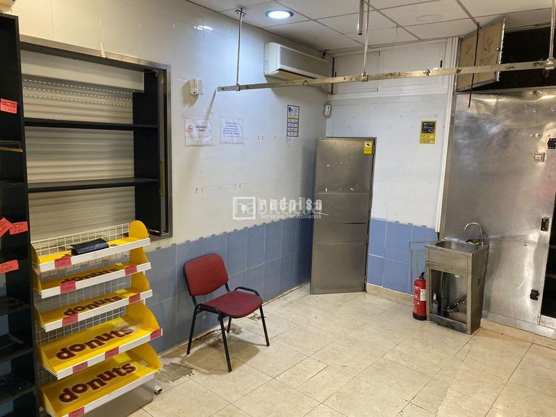 Foto c9408e5e-b5f3-4afb-ba22-20897c6d8cf9. Local comercial local en venta en calle alcaudón en Madrid
