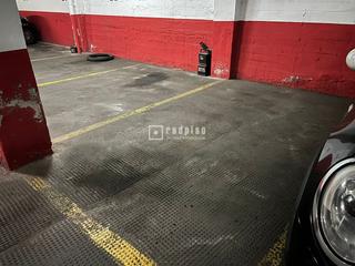 Aparcament cotxe  Mercedes arteaga. Garaje en venta en calle de mercedes arteaga
