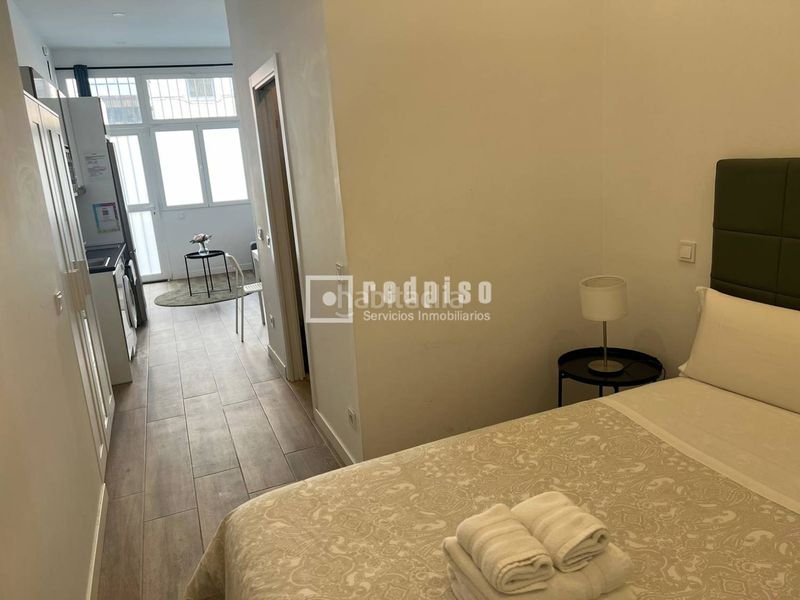 Foto f0d35cf2-e580-4c37-a708-78877e8bc96c. Estudi a San Isidro Madrid