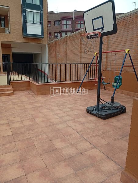 Foto e82e06c0-df6d-4417-97ba-c1afe418a97a. Dúplex a San Isidro Madrid