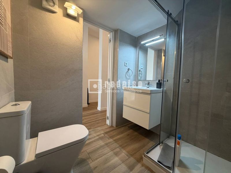 Foto 689a829a-5b45-4027-9e05-f62818dc1ee4. Estudi a San Isidro Madrid