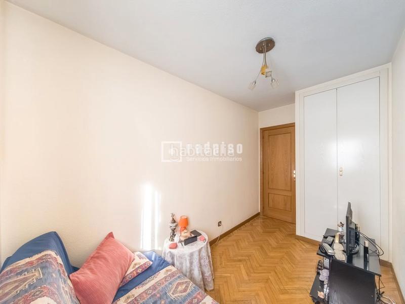 Foto 0aff7bfe-5f5f-4bb3-937b-a3eadba31008. Flat with heating pool in Valderas-Los Castillos Alcorcón