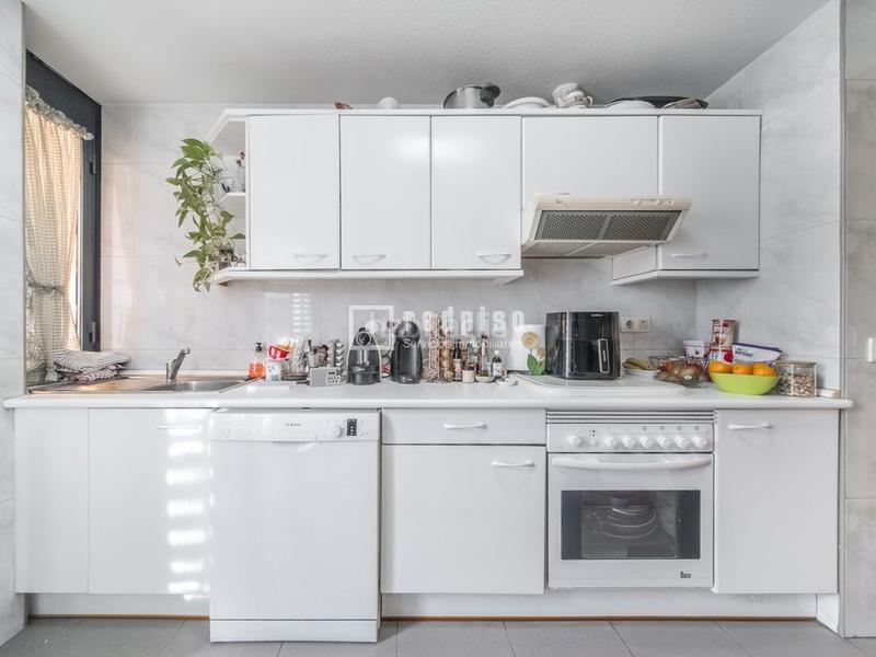 Foto 1f1fd5e4-1d81-4793-bfe1-e86383e4cc58. Flat with heating pool in Valderas-Los Castillos Alcorcón