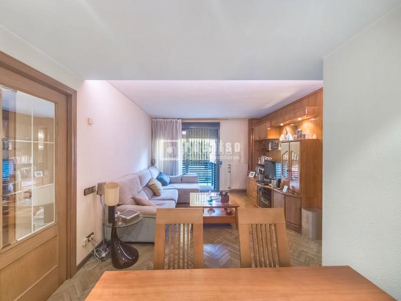 Foto 5228e6d2-67e3-4606-b39c-d3fd383ea951. Flat with heating pool in Valderas-Los Castillos Alcorcón